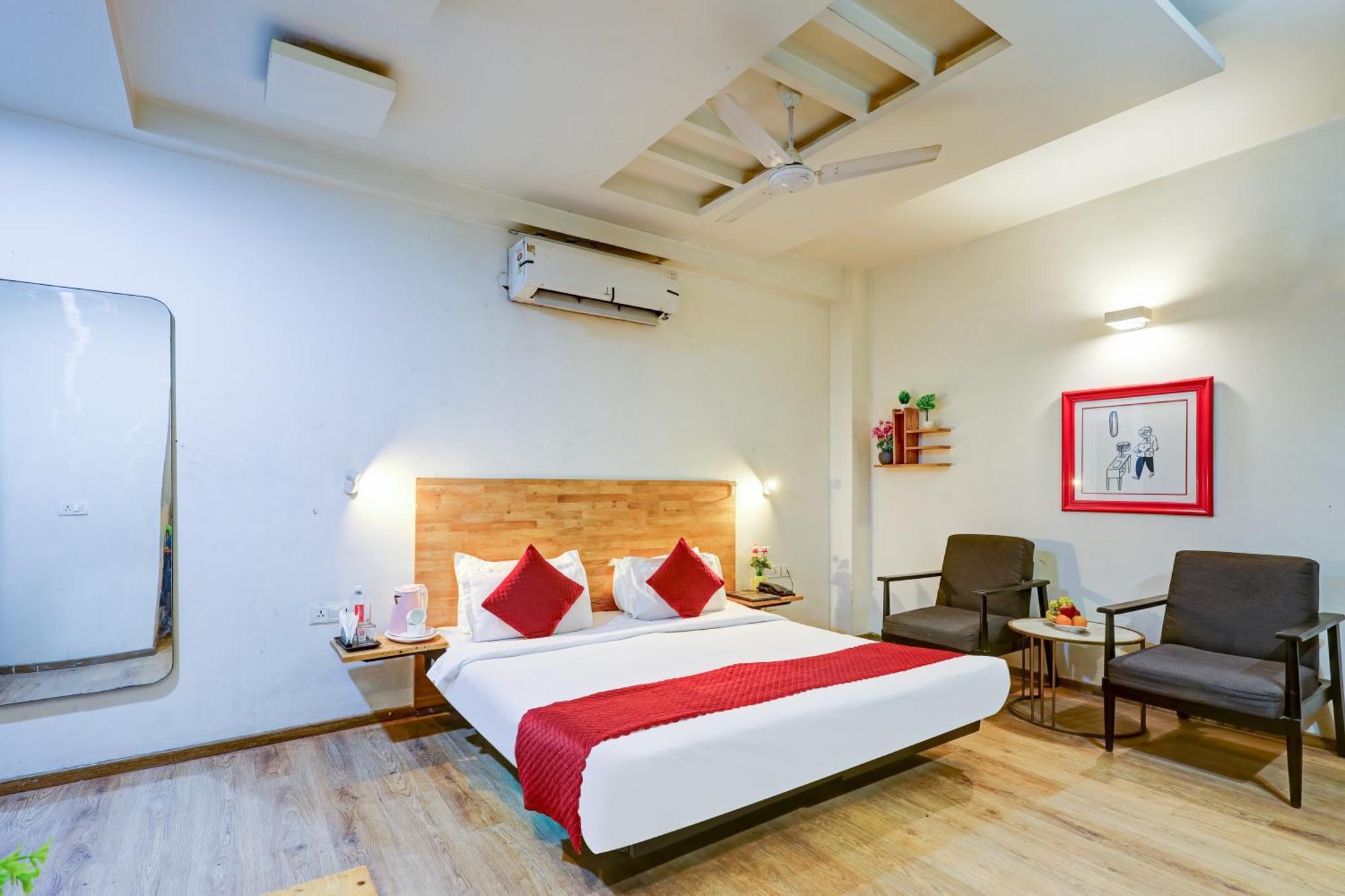 Hotel Wedlock Sector - 47 Gurgaon Exterior photo