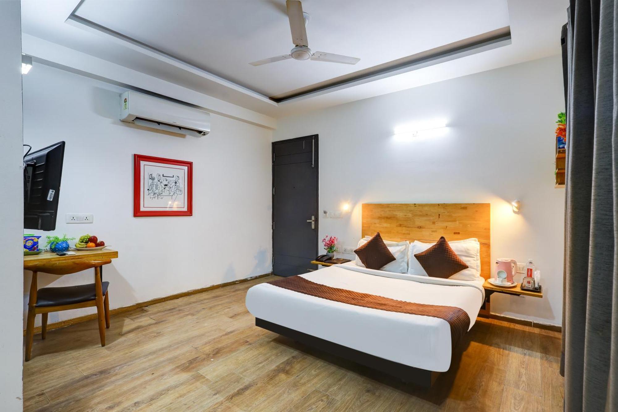 Hotel Wedlock Sector - 47 Gurgaon Exterior photo